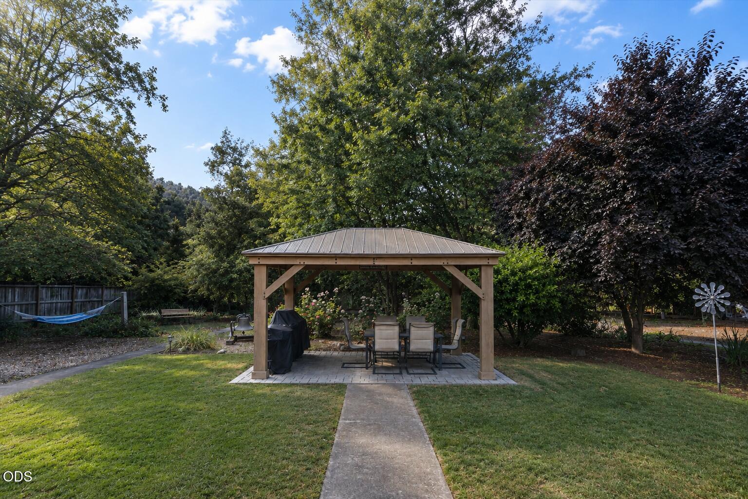 2618 Syringa Drive