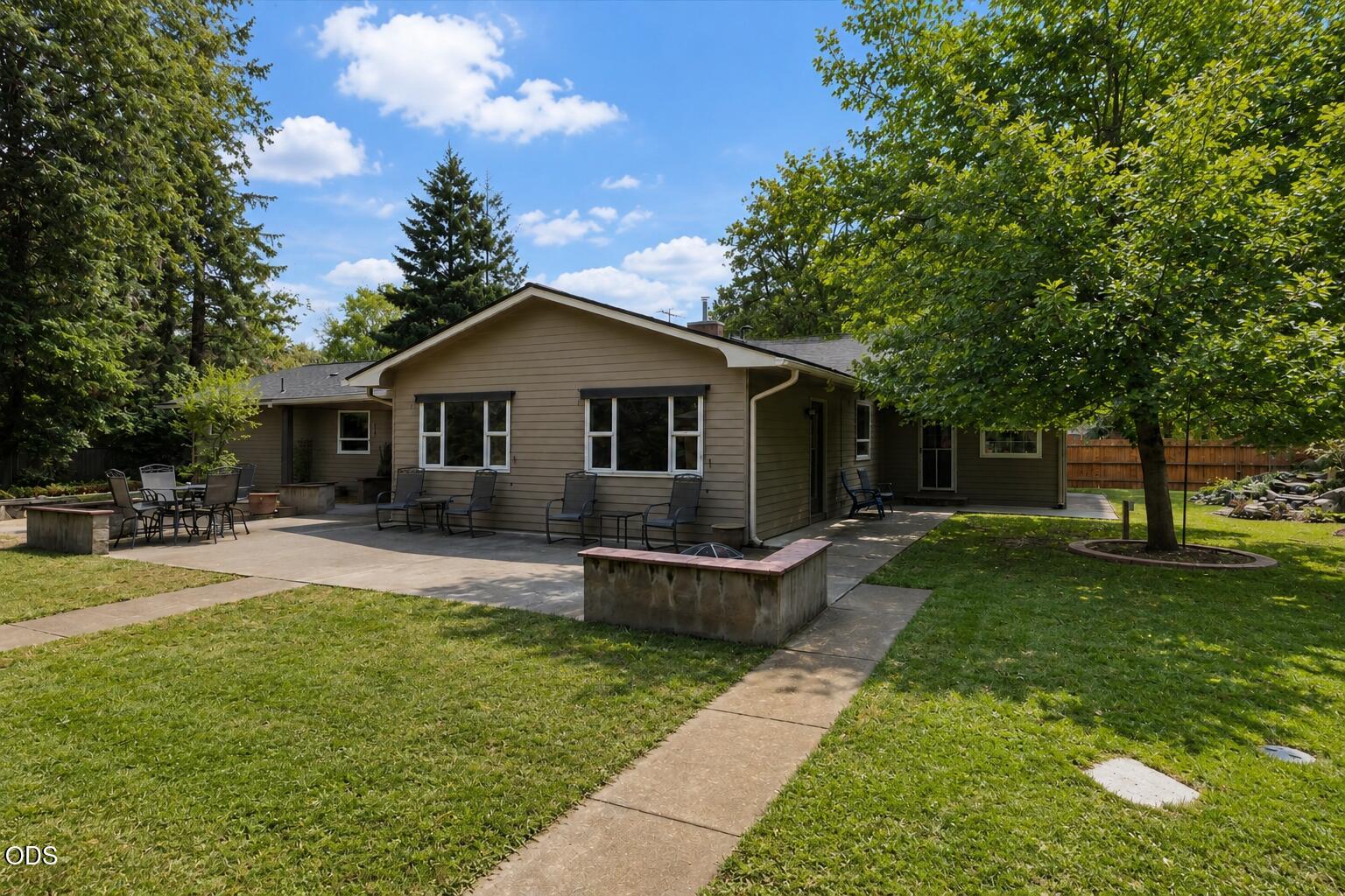 2618 Syringa Drive