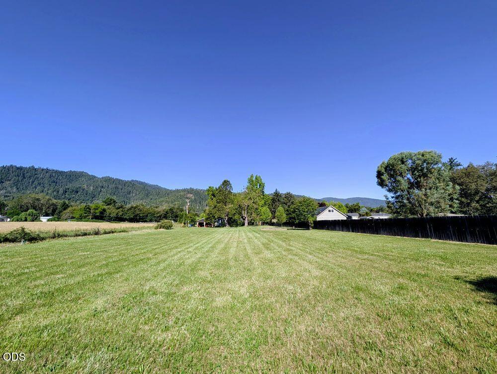 3745 Rogue River Highway