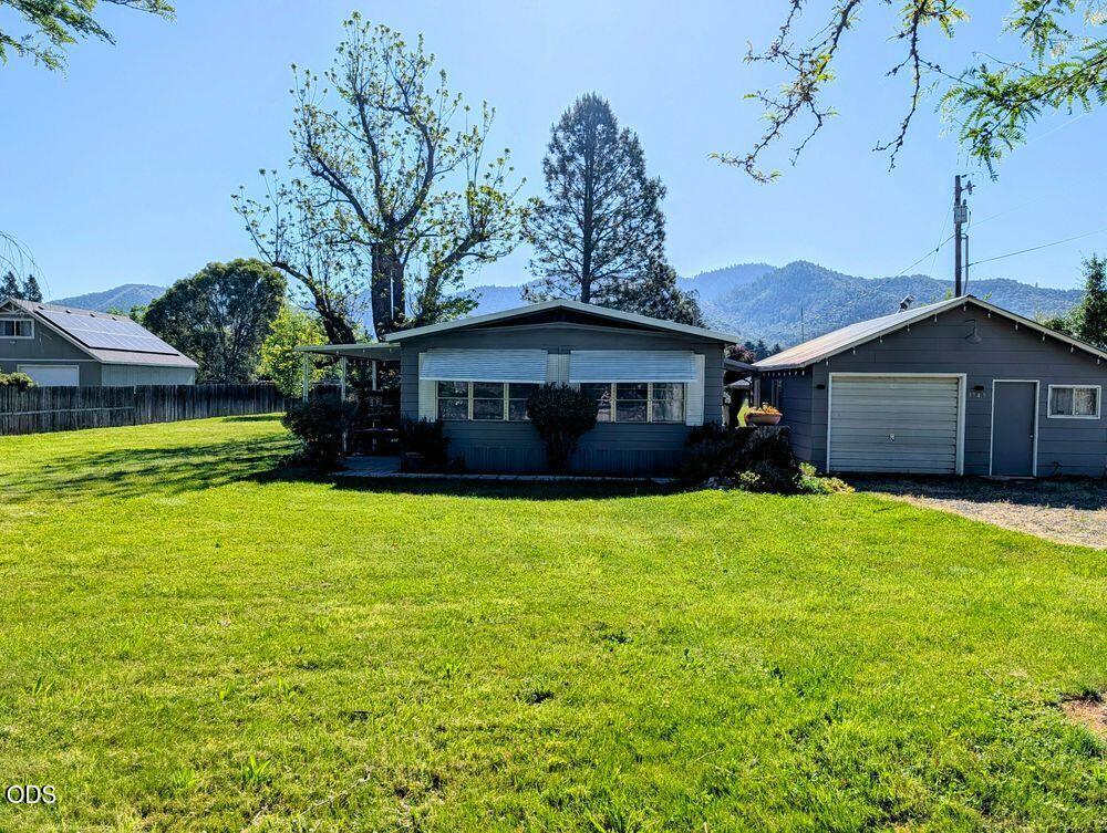 3745 Rogue River Highway