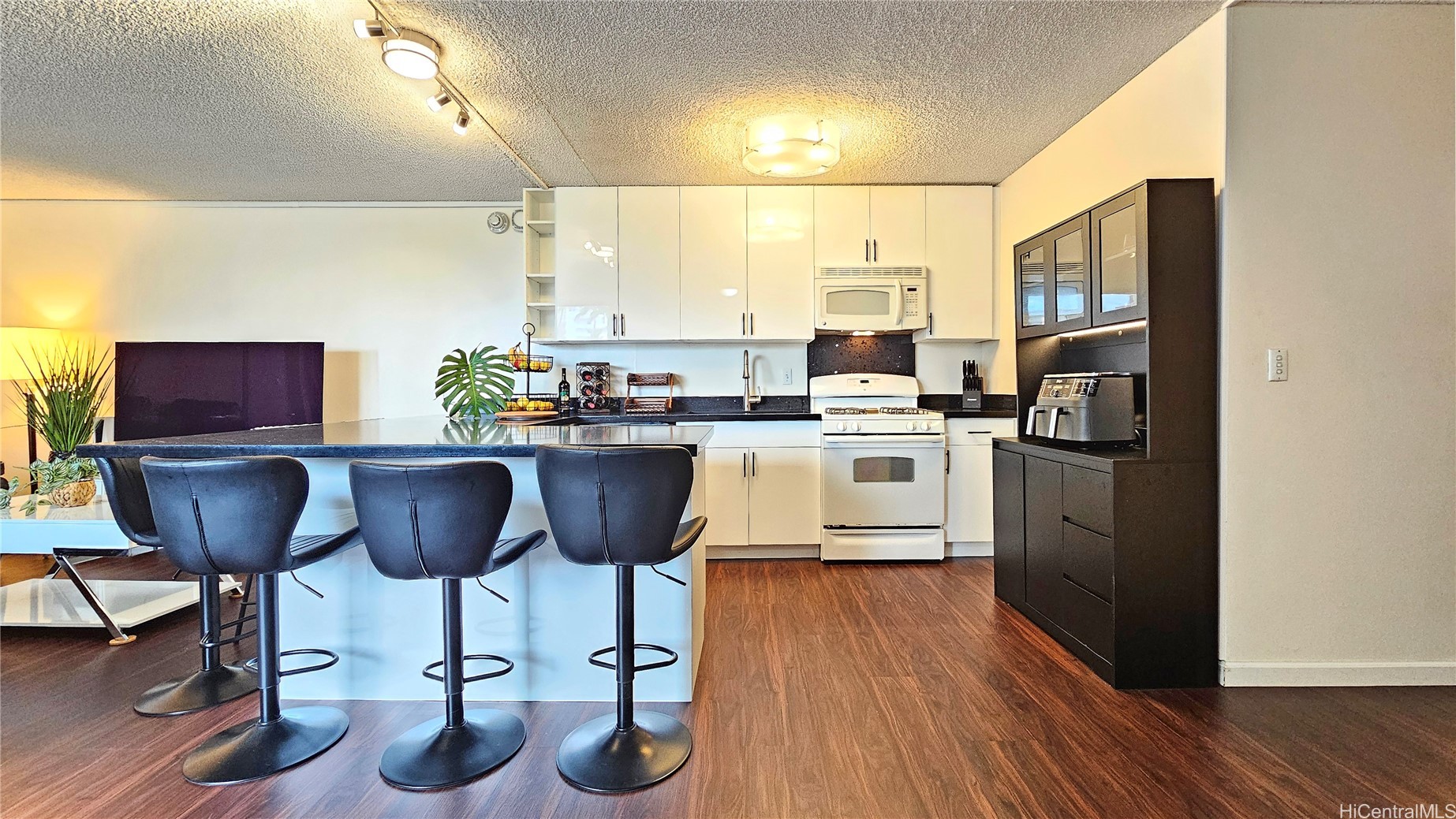 2215 Aloha Drive DH405