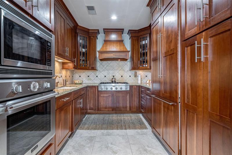 2233 Peachtree Road NE Unit 403