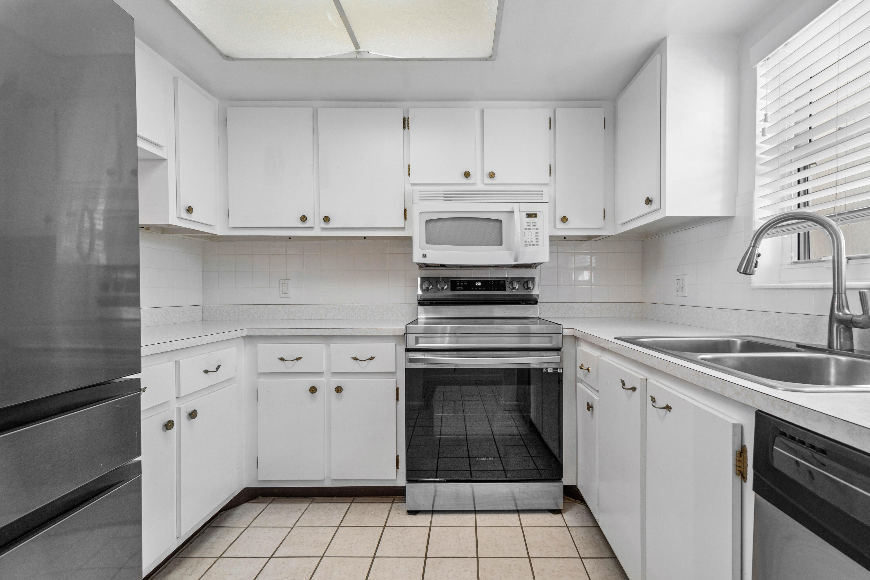 236 Castlewood Drive 208