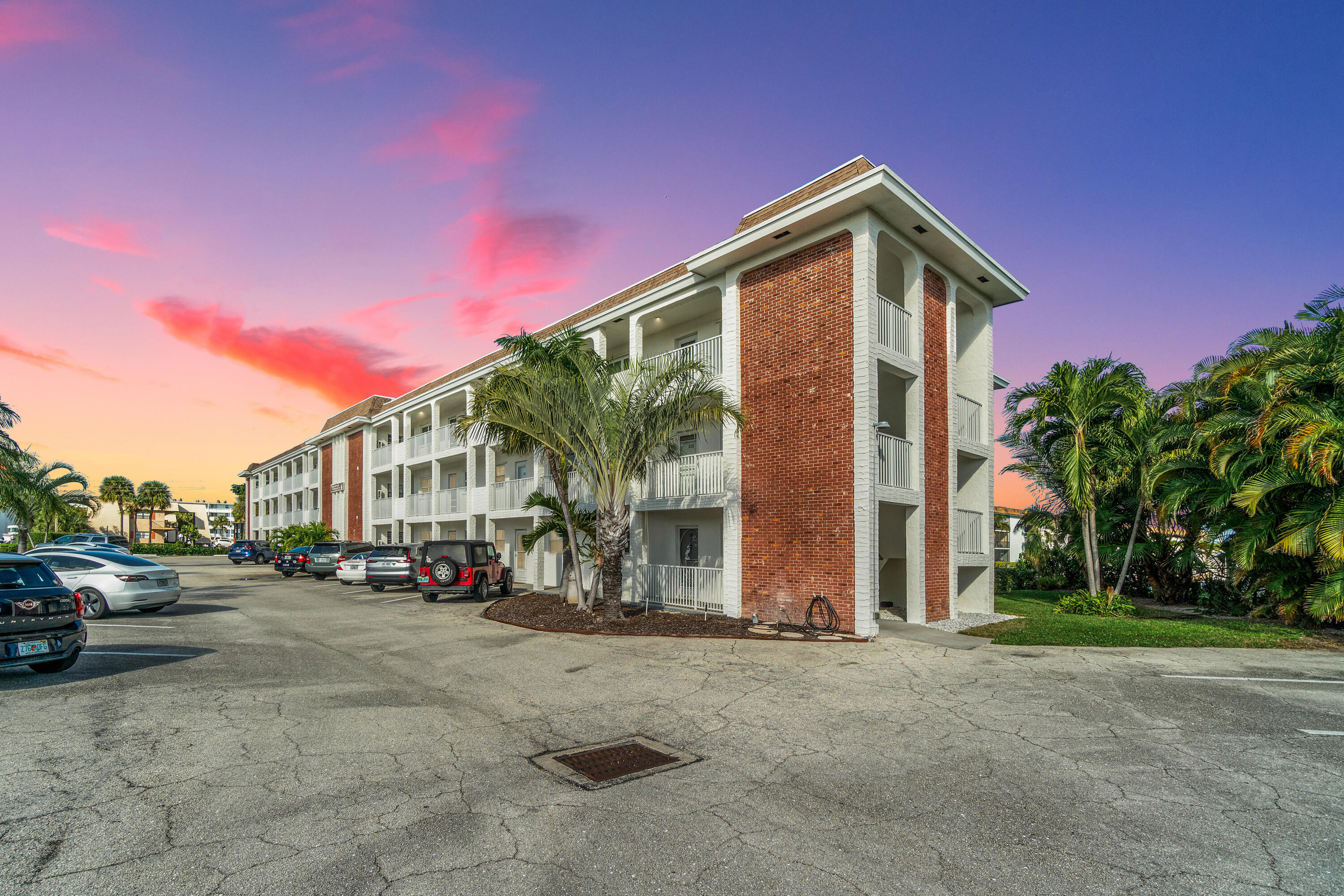 236 Castlewood Drive 208