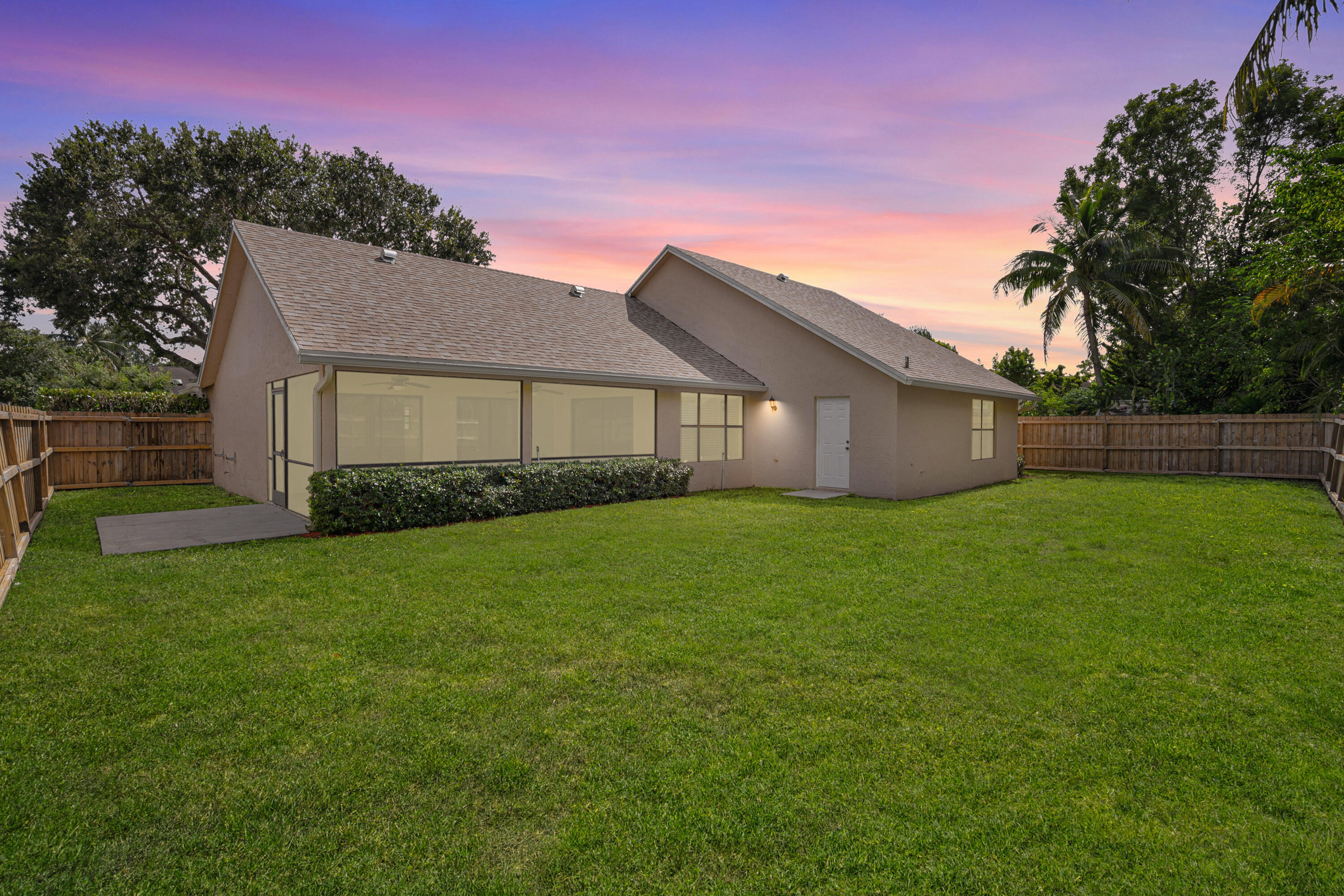 12275 Sannenwood Lane