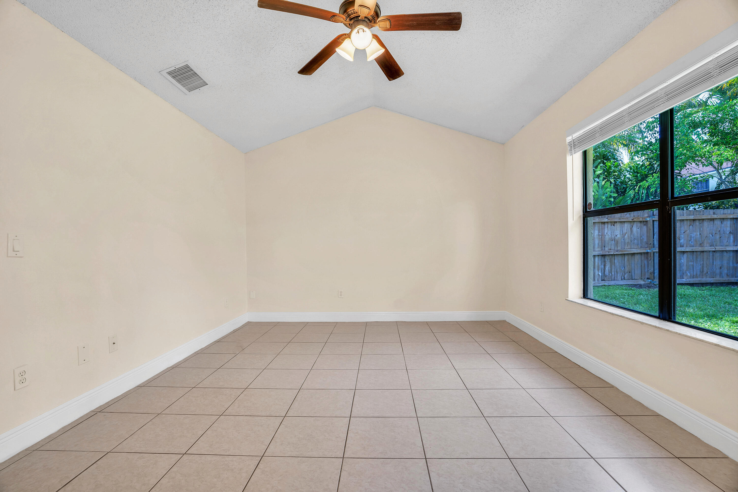 12275 Sannenwood Lane