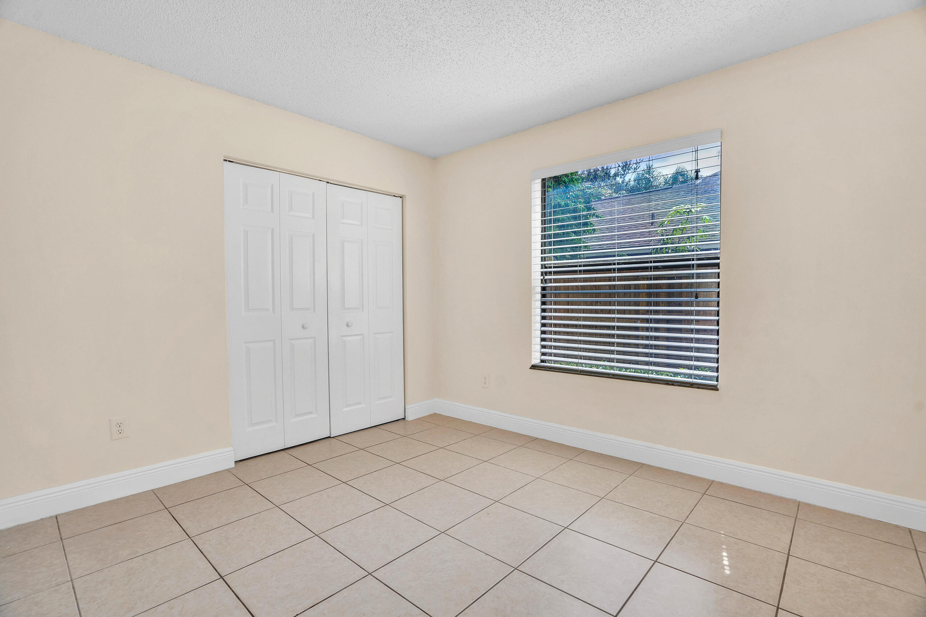 12275 Sannenwood Lane