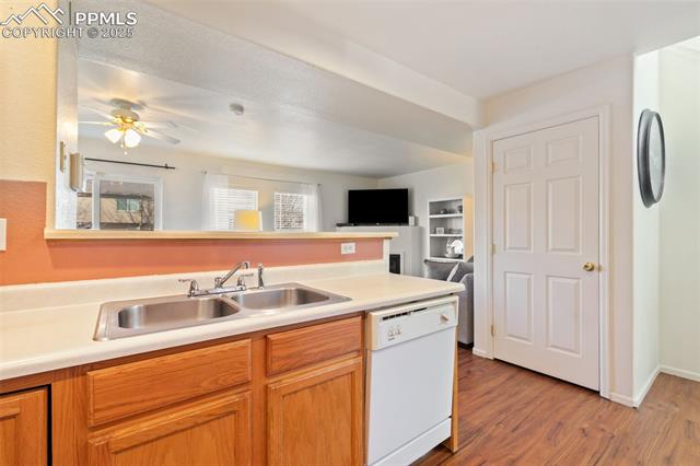 5511 Sunshade Point