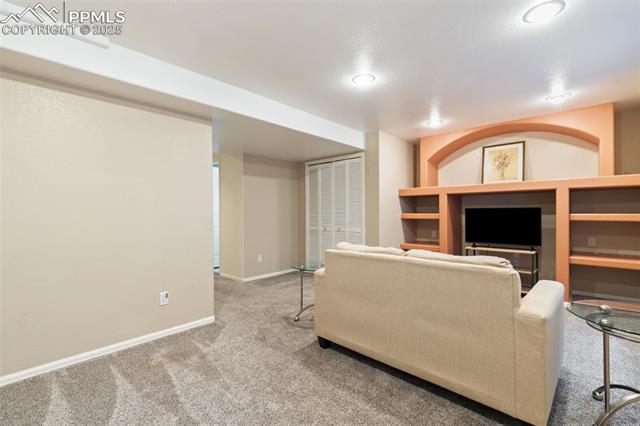 5511 Sunshade Point