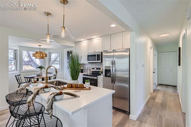 2894 Merry Lane