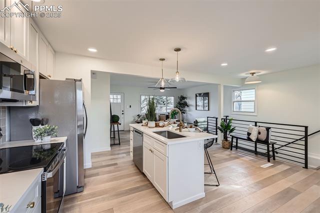 2894 Merry Lane