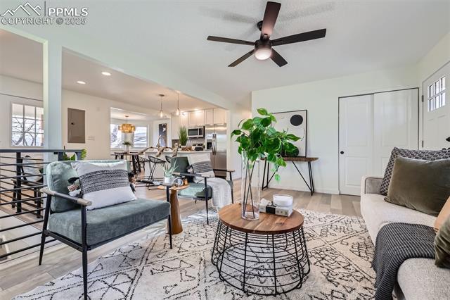 2894 Merry Lane