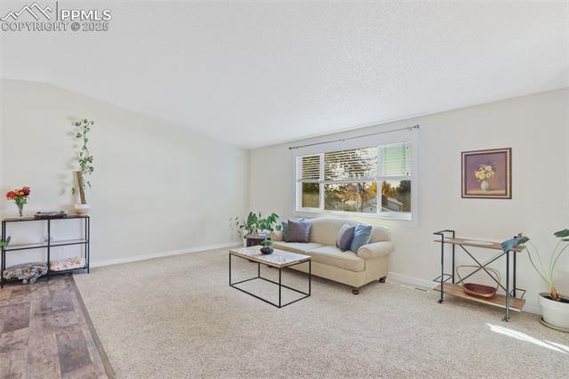 5475 Villa Circle