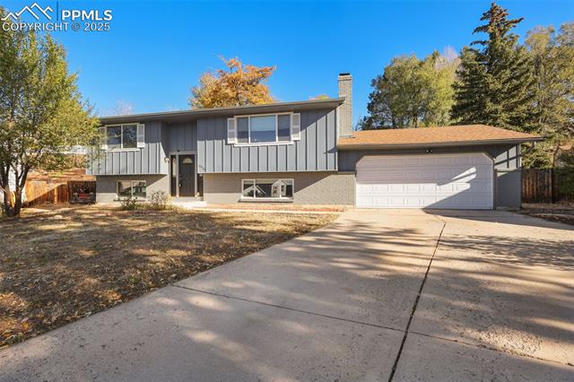5475 Villa Circle