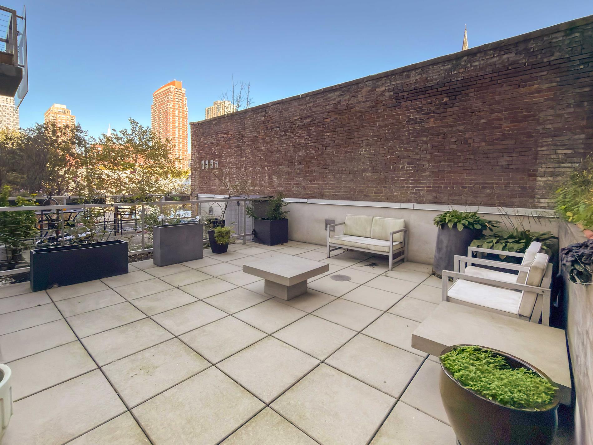 10-17 Jackson Avenue PH8I