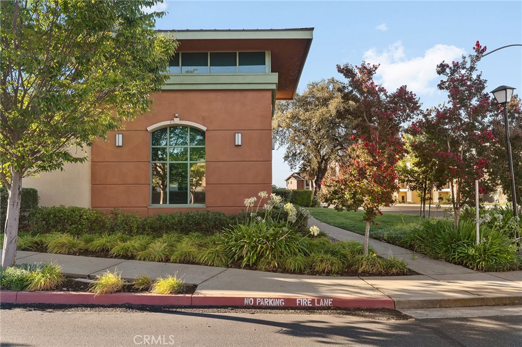 82 Table Mountain Boulevard