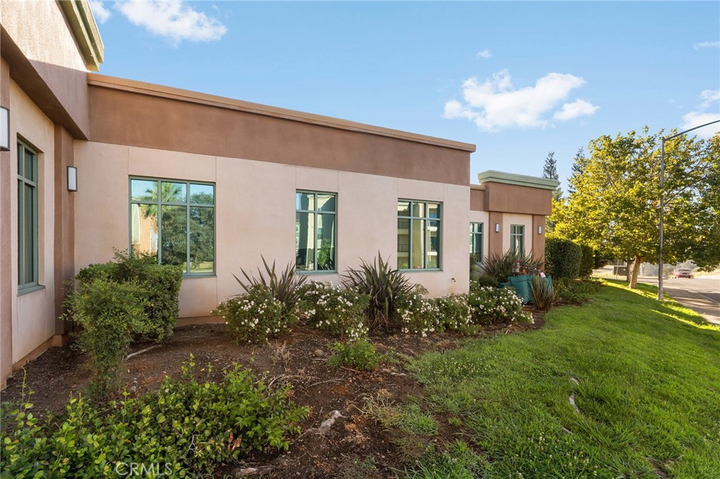 82 Table Mountain Boulevard