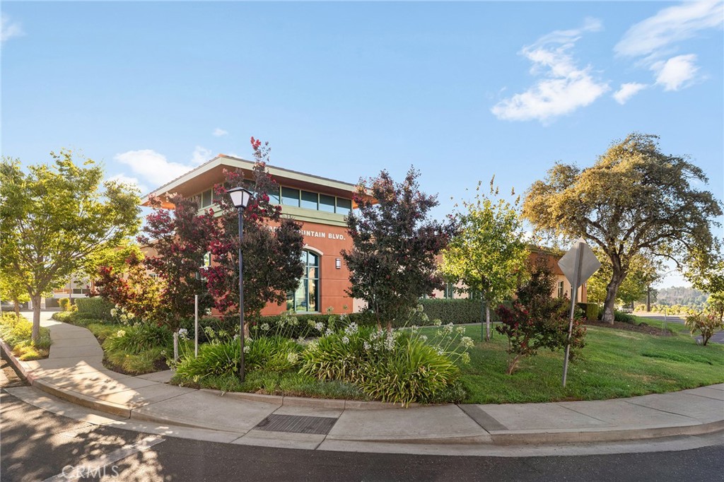 82 Table Mountain Boulevard