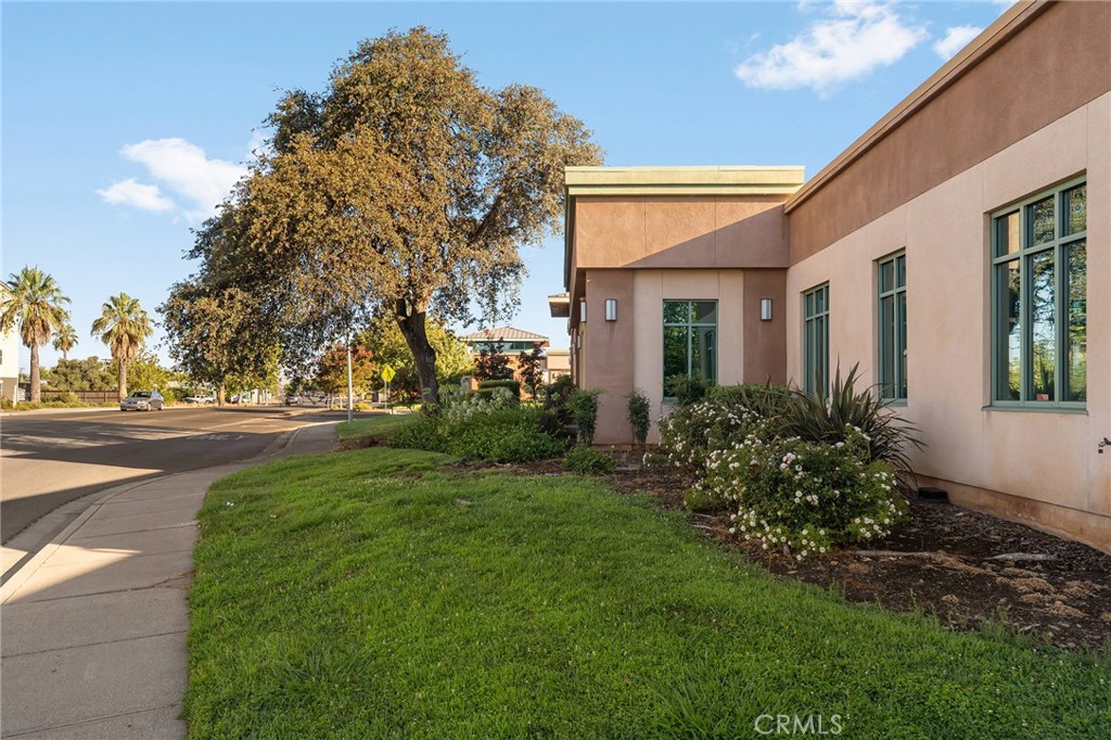 82 Table Mountain Boulevard