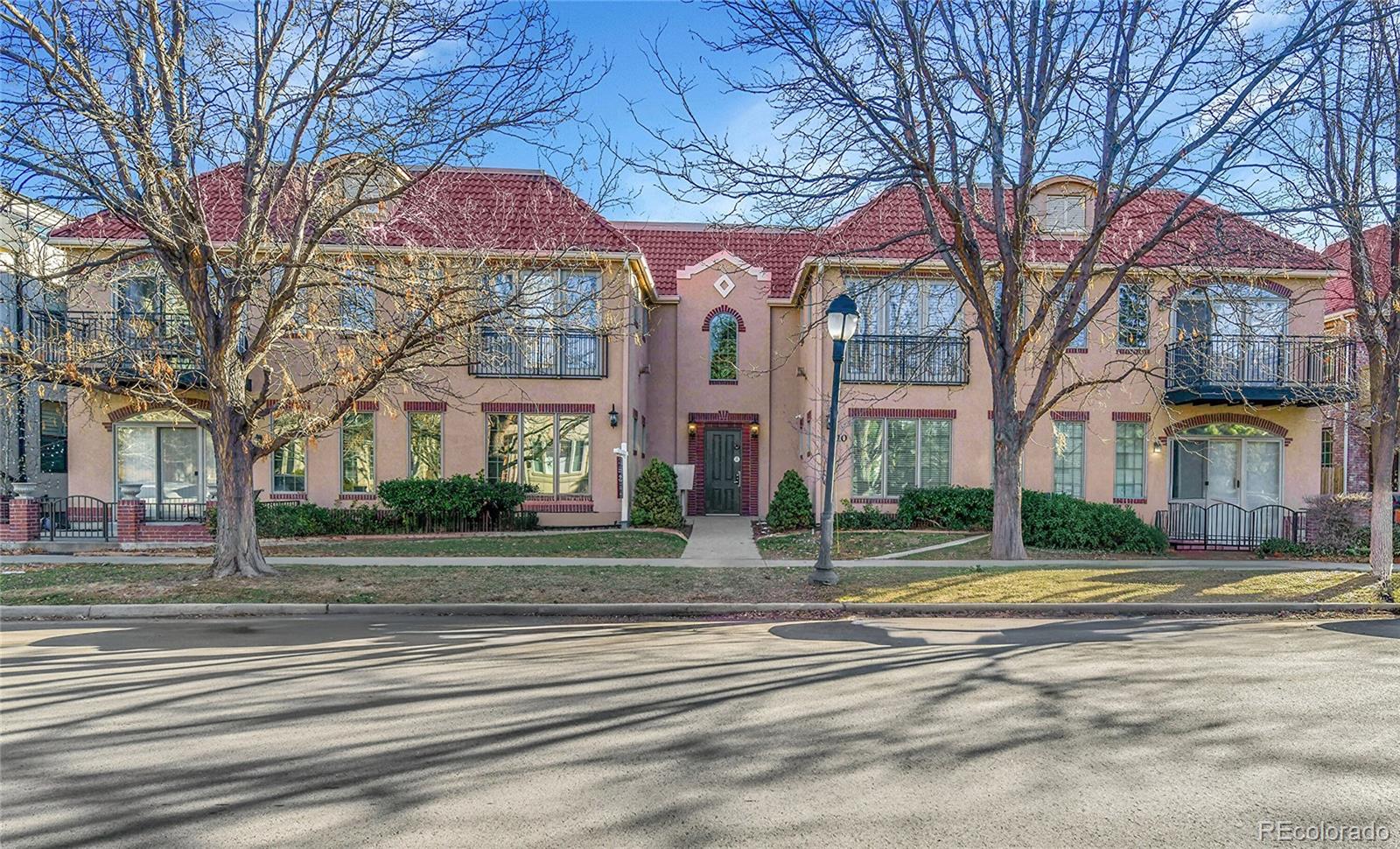 110 S Jackson Street Unit: 1D