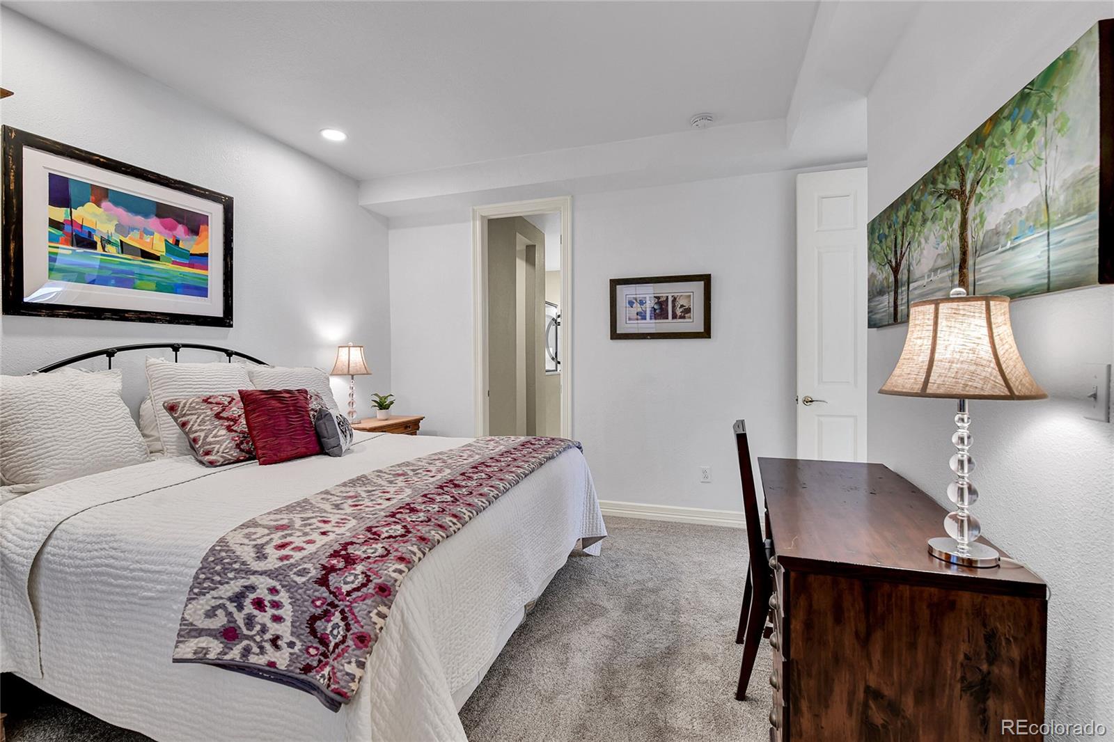 110 S Jackson Street Unit: 1D