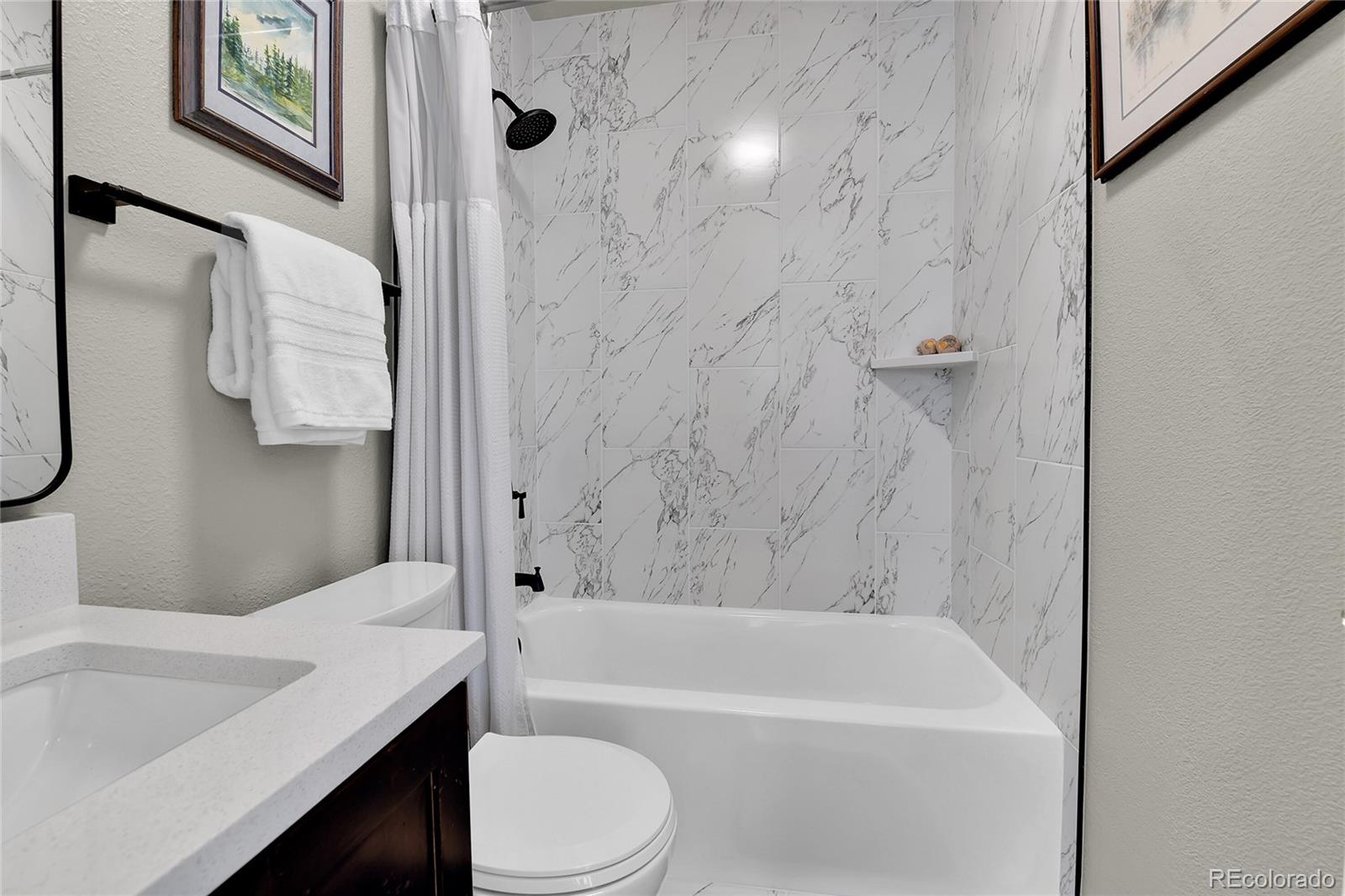 110 S Jackson Street Unit: 1D