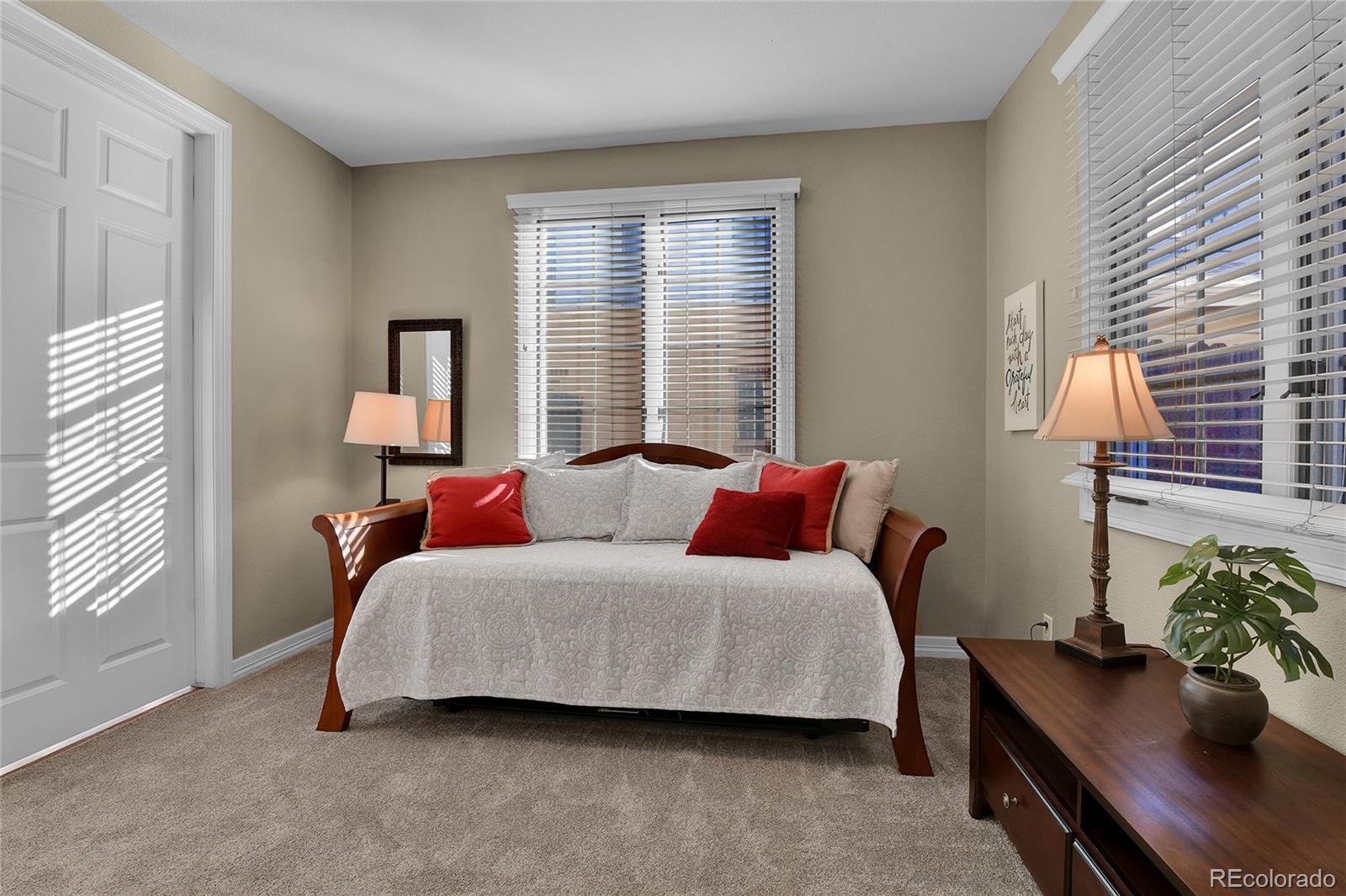 110 S Jackson Street Unit: 1D