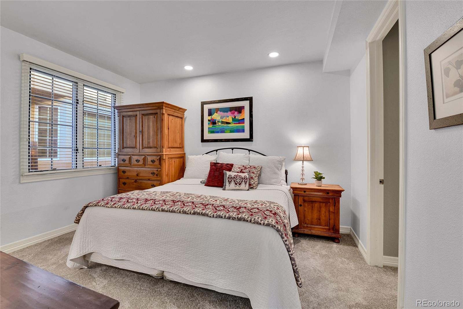 110 S Jackson Street Unit: 1D