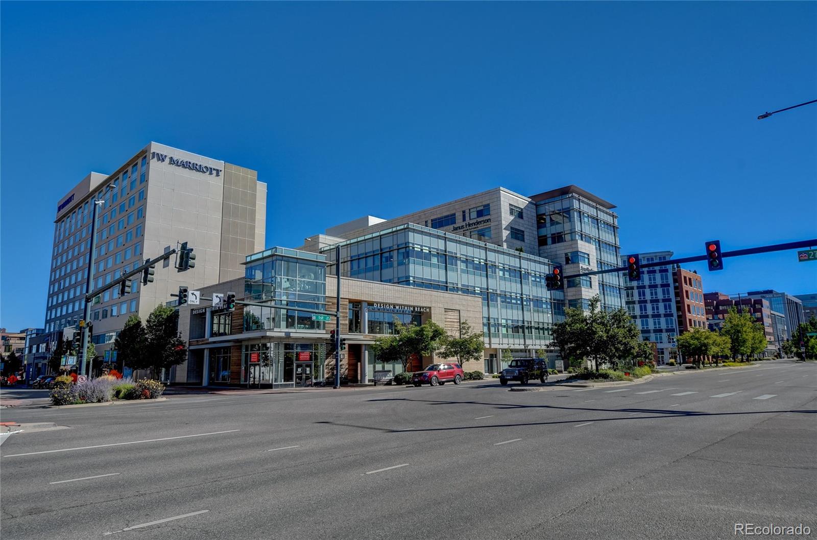 110 S Jackson Street Unit: 1D