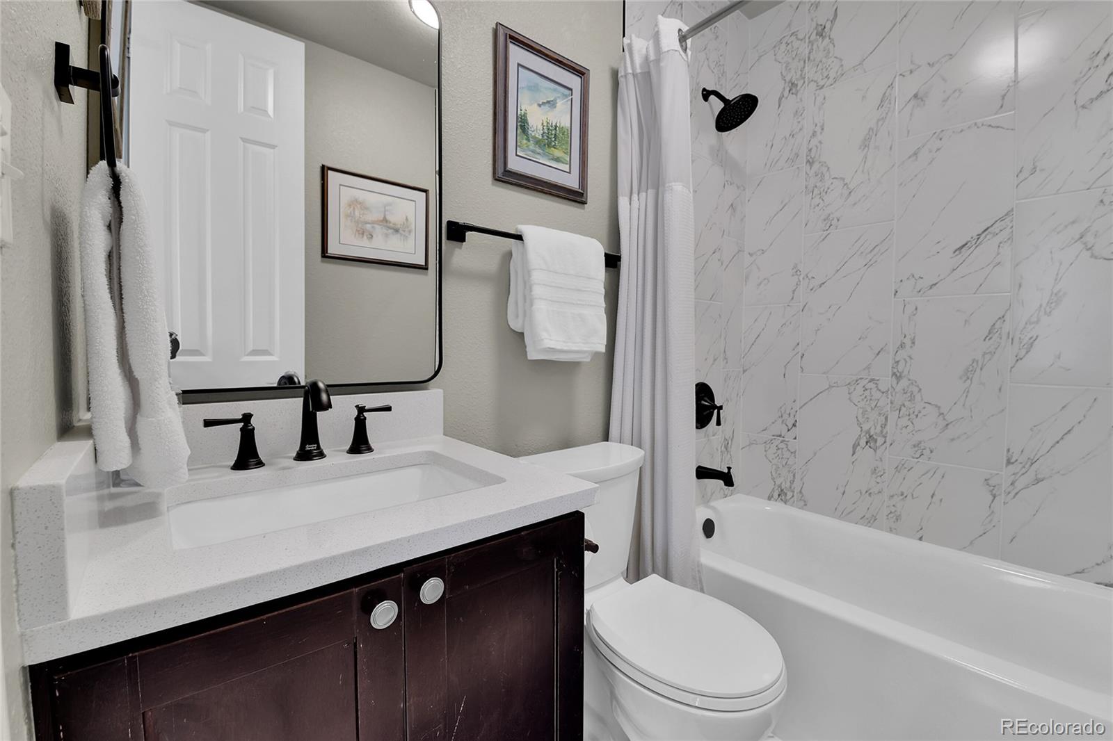 110 S Jackson Street Unit: 1D