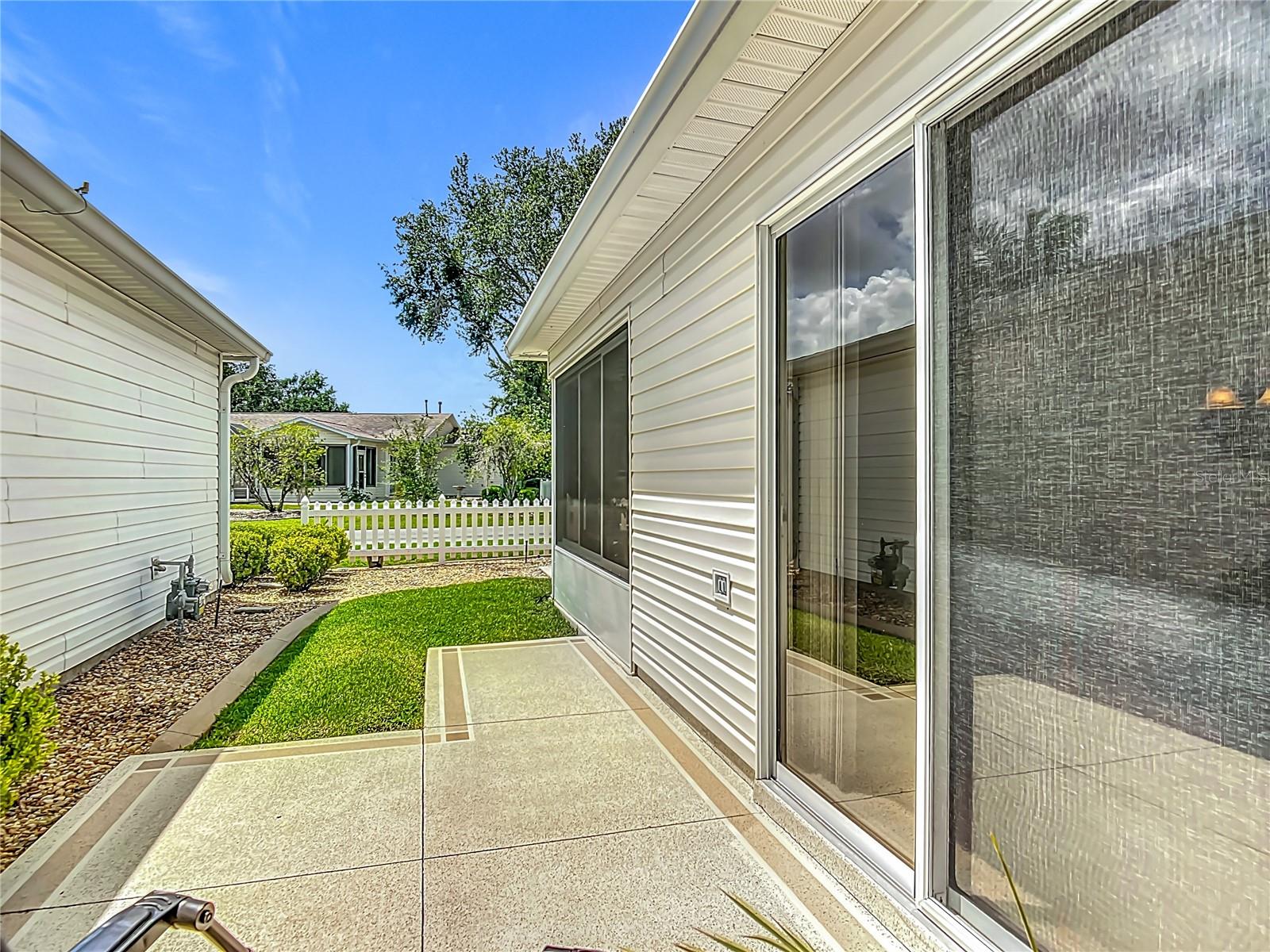 8195 SE 174TH ROWLAND ST