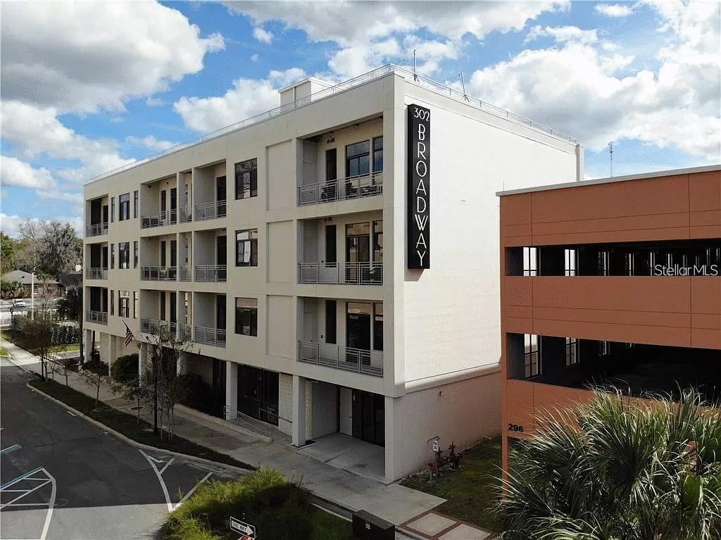 302 SE BROADWAY ST #260