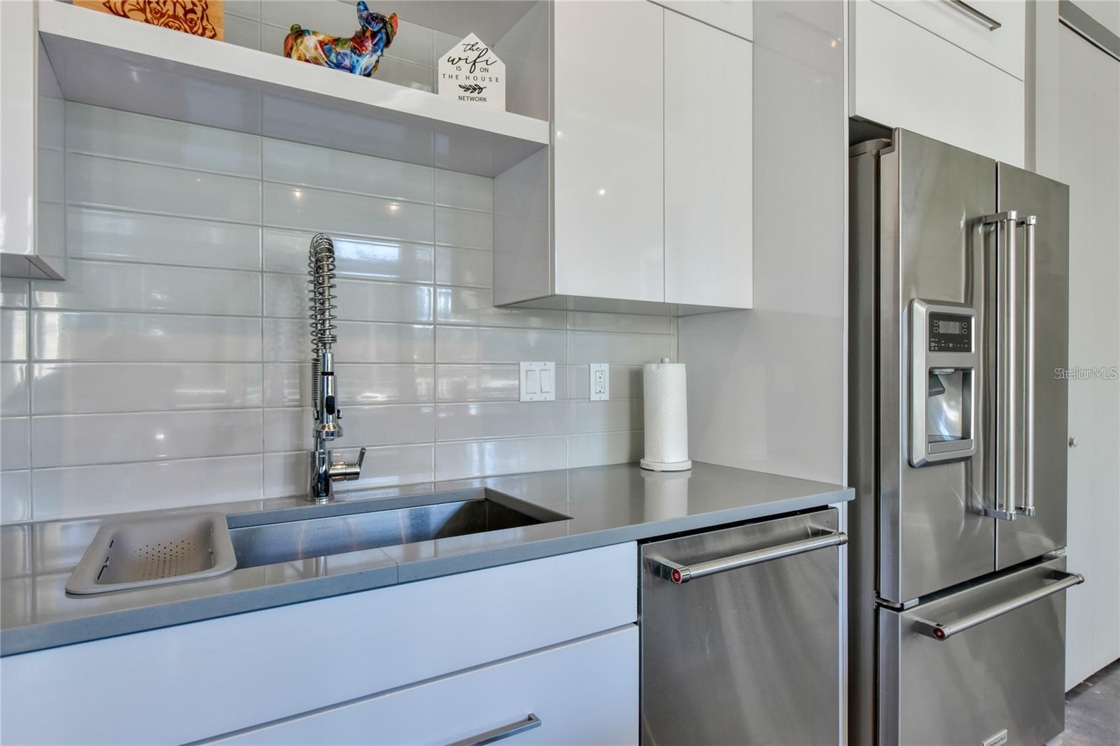 302 SE BROADWAY ST #260