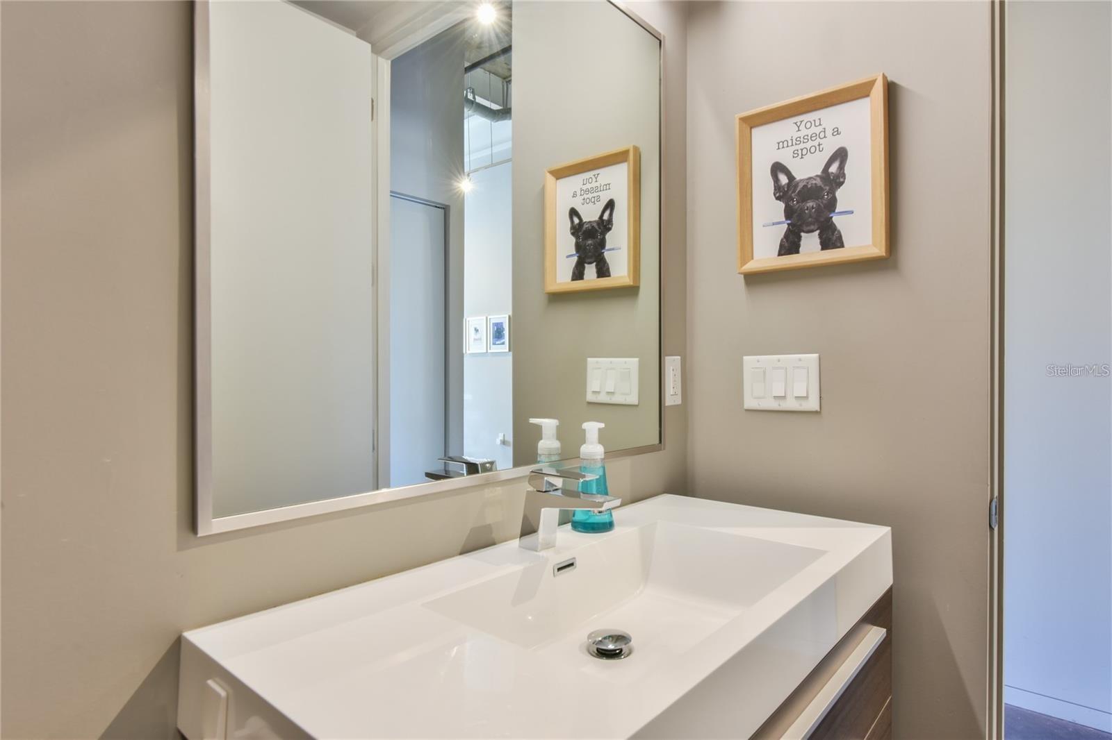 302 SE BROADWAY ST #260