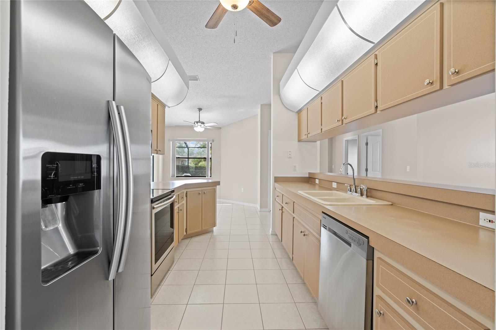 4182 S OAKHURST DRIVE