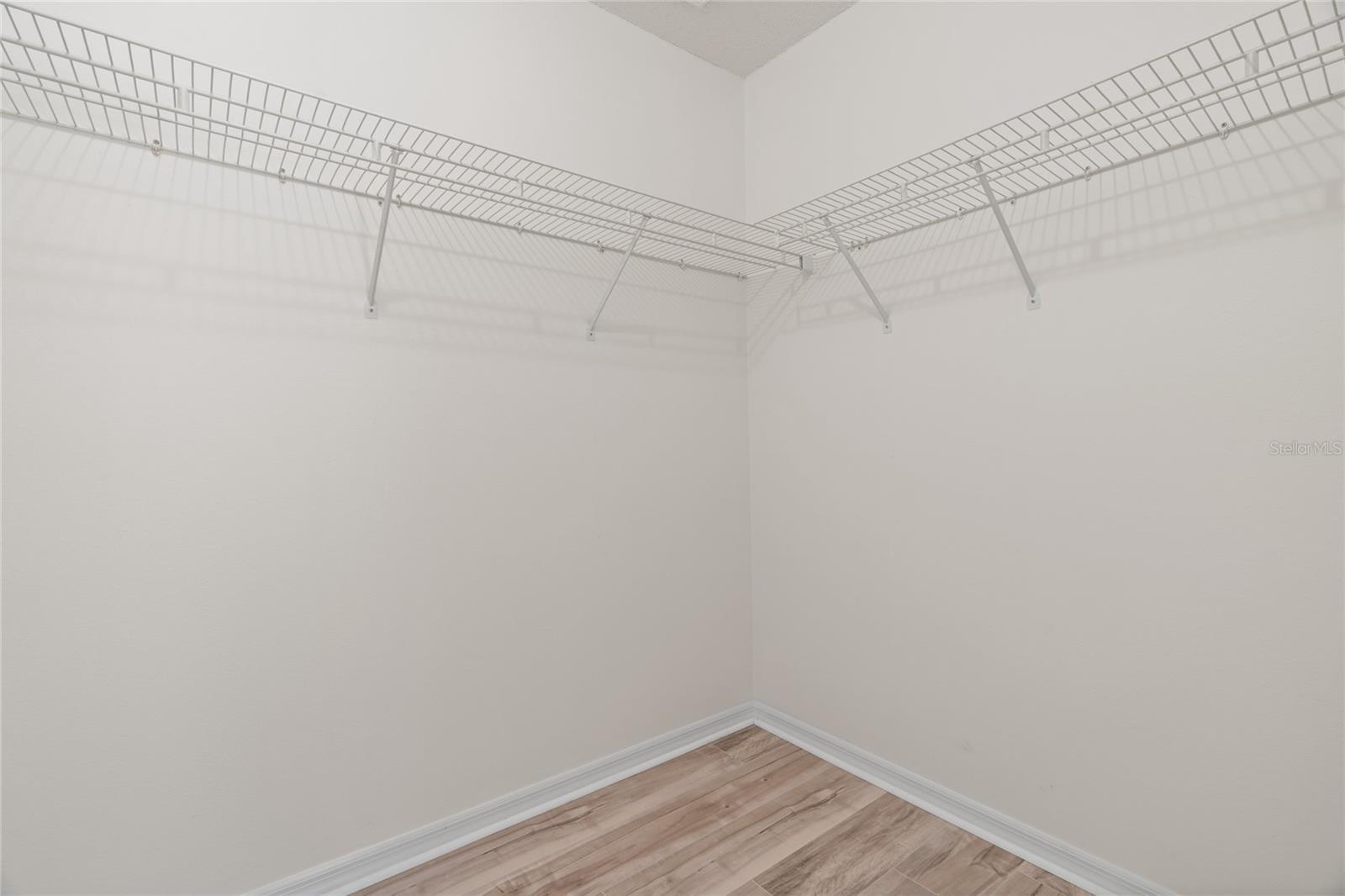 4182 S OAKHURST DRIVE