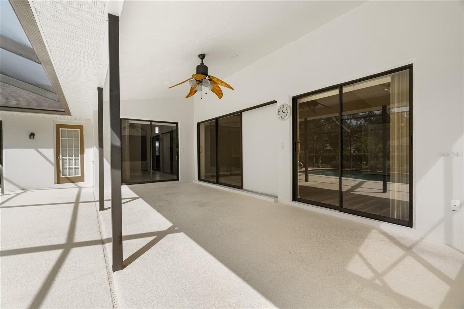 4182 S OAKHURST DRIVE