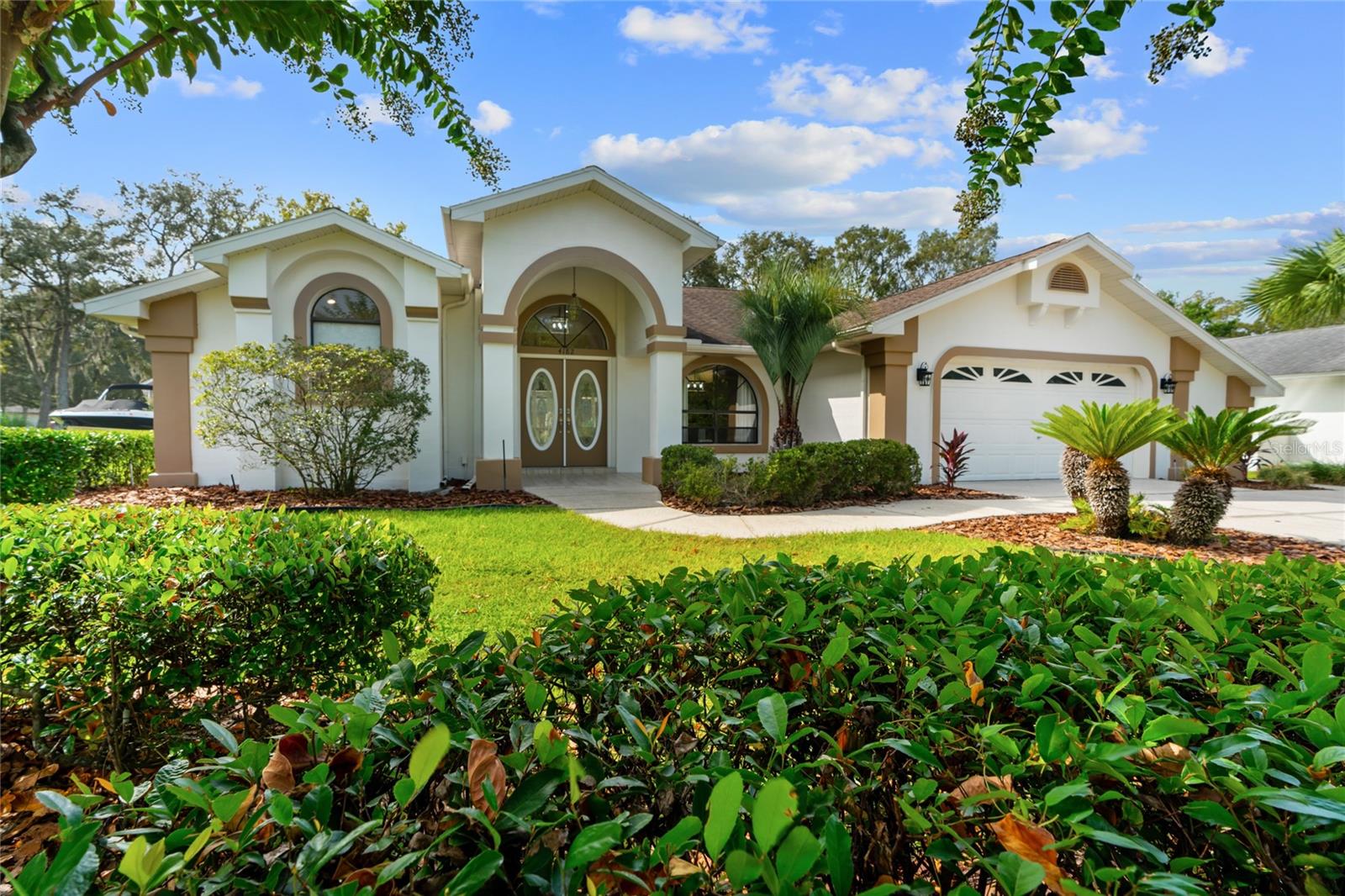 4182 S OAKHURST DRIVE