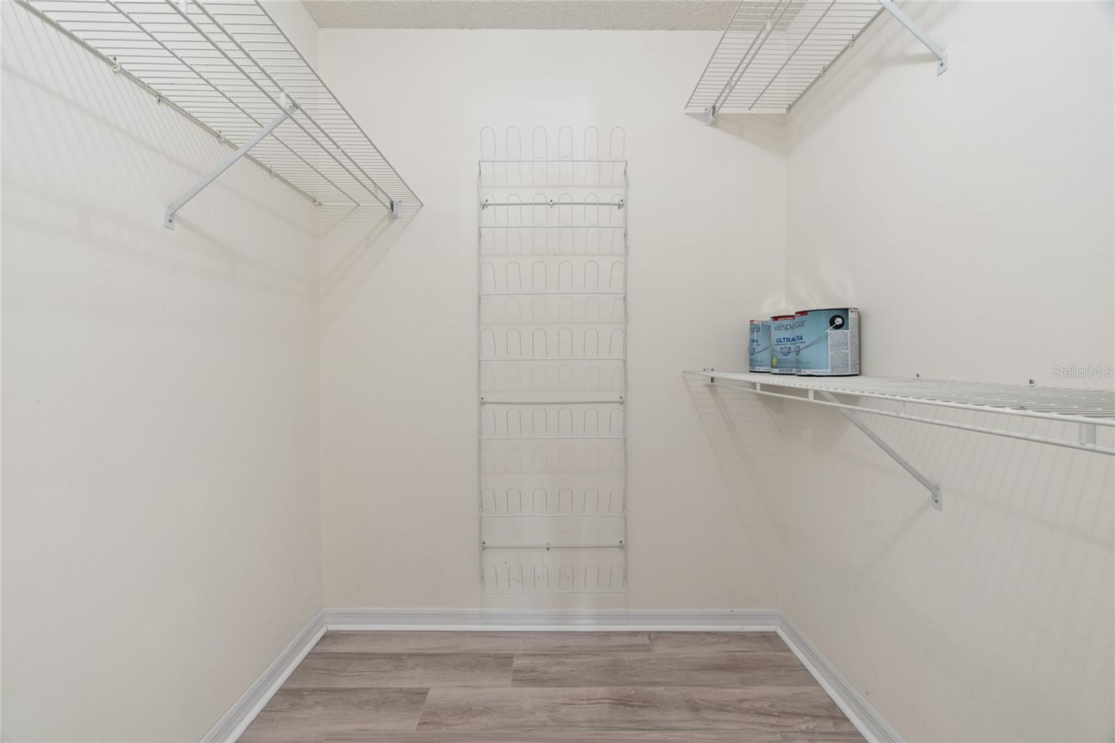 4182 S OAKHURST DRIVE