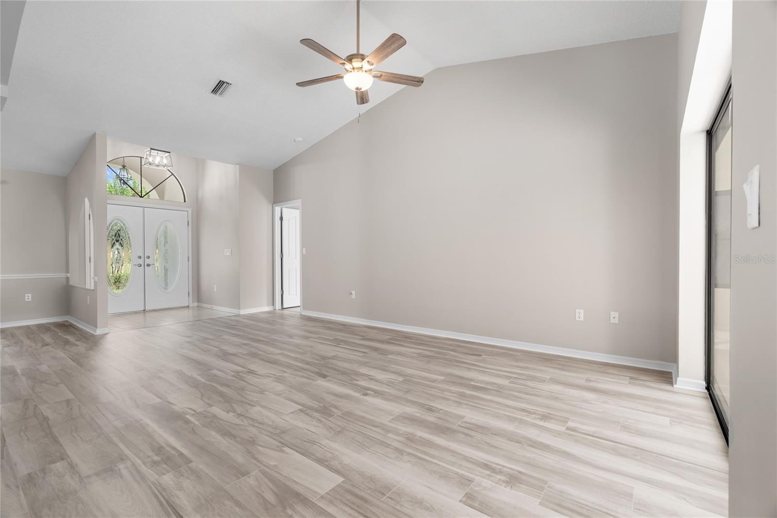 4182 S OAKHURST DRIVE