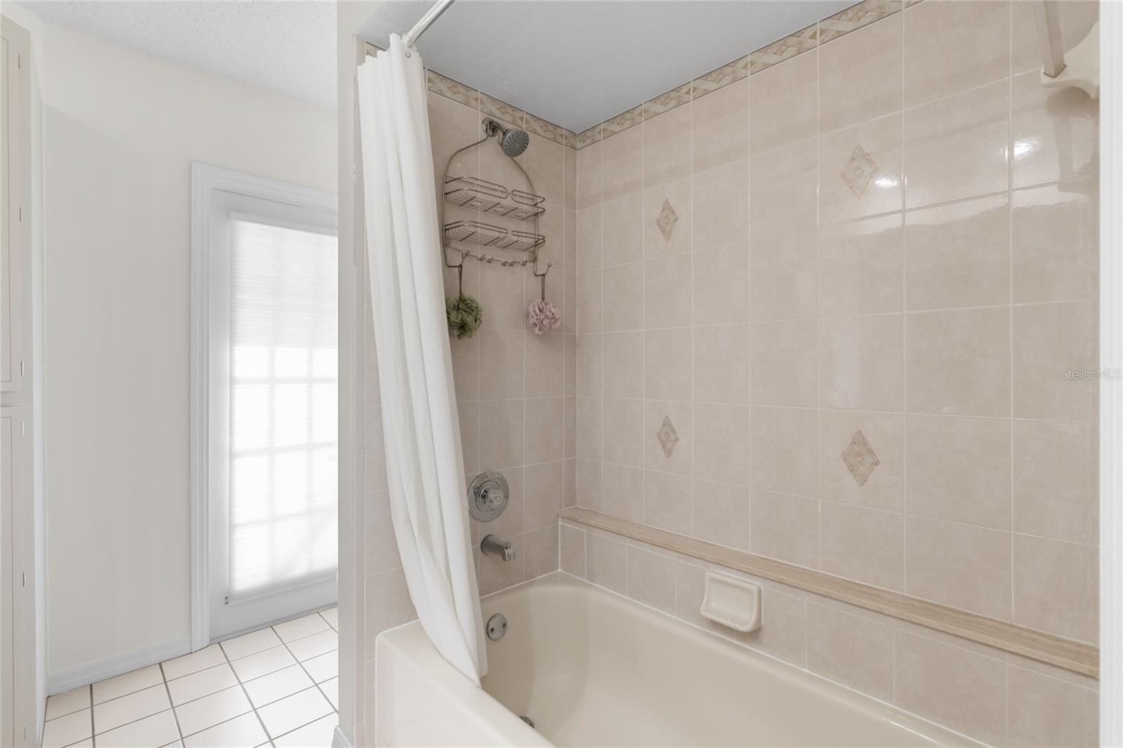 4182 S OAKHURST DRIVE