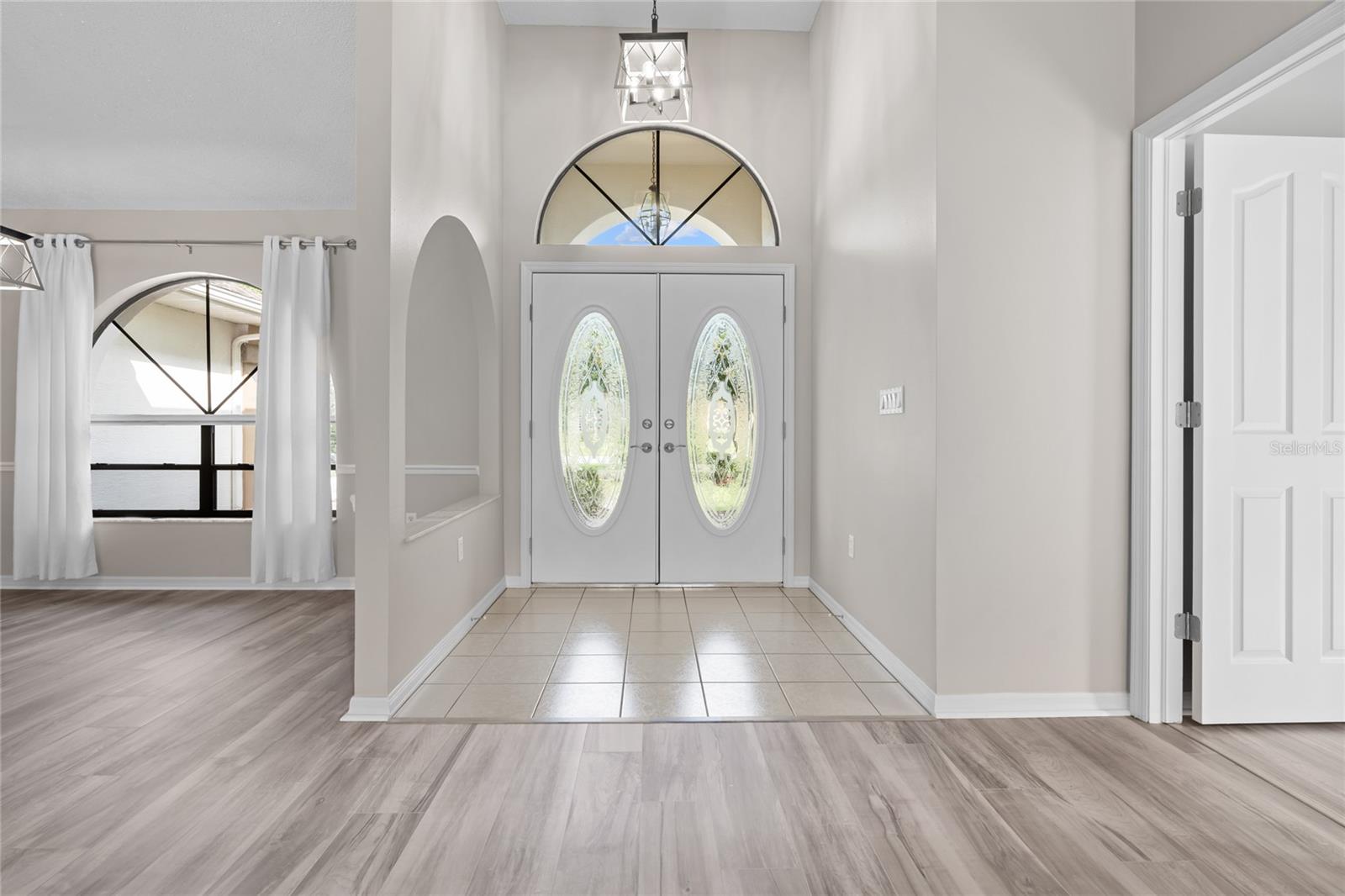 4182 S OAKHURST DRIVE