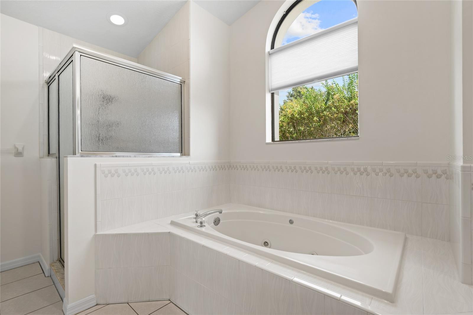 4182 S OAKHURST DRIVE