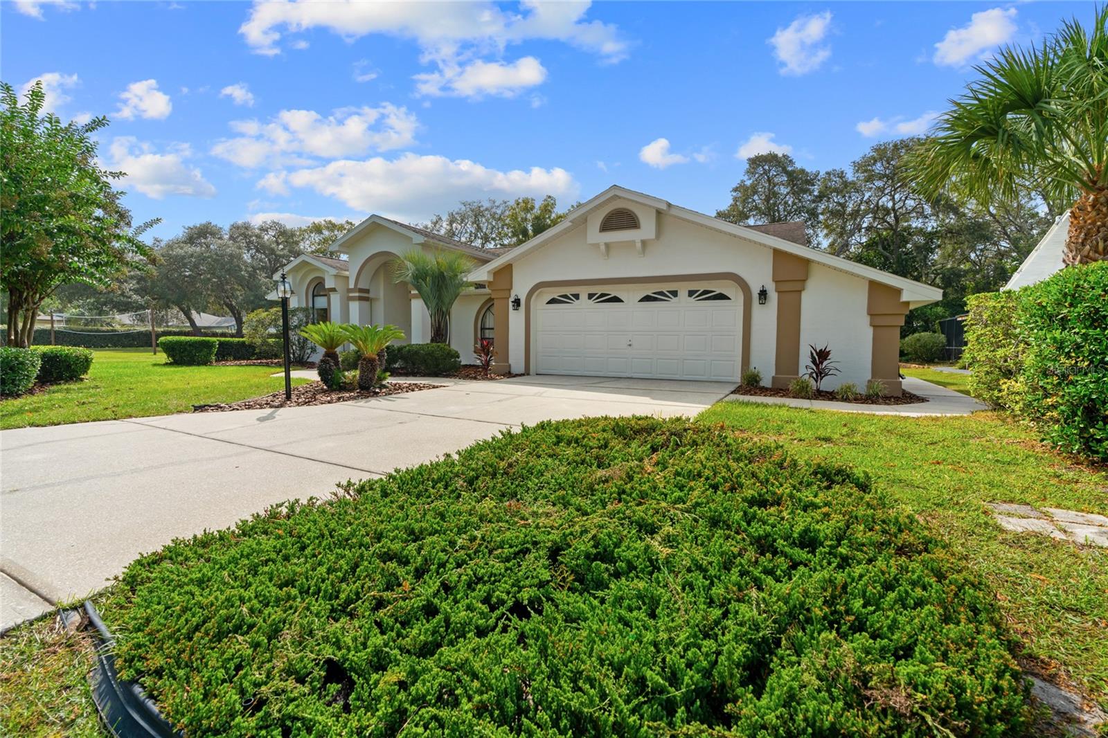 4182 S OAKHURST DRIVE