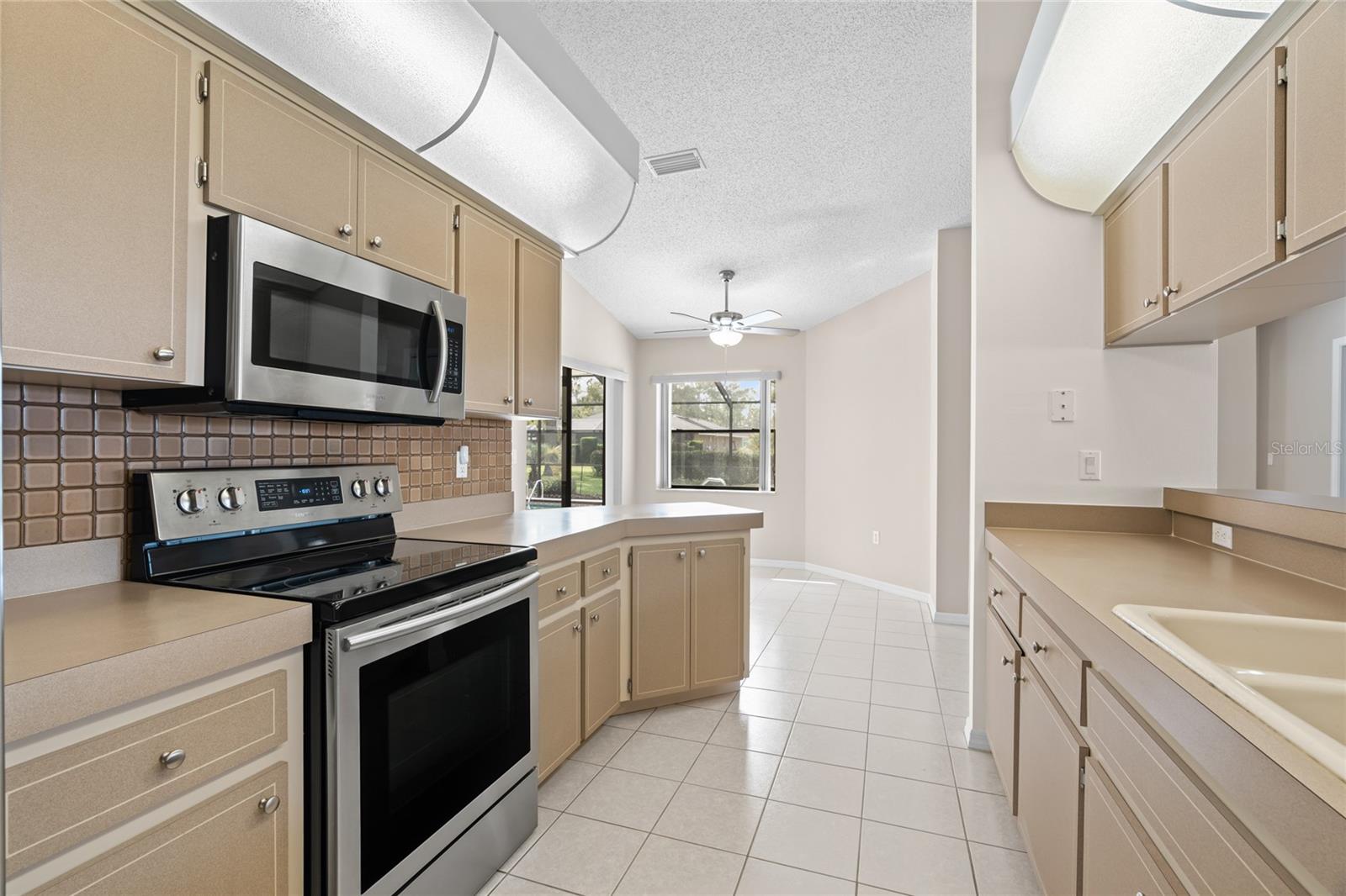 4182 S OAKHURST DRIVE