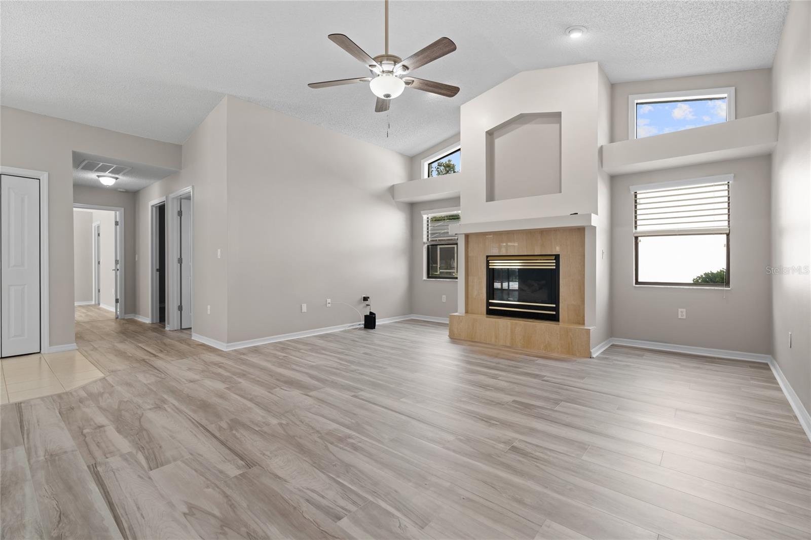 4182 S OAKHURST DRIVE