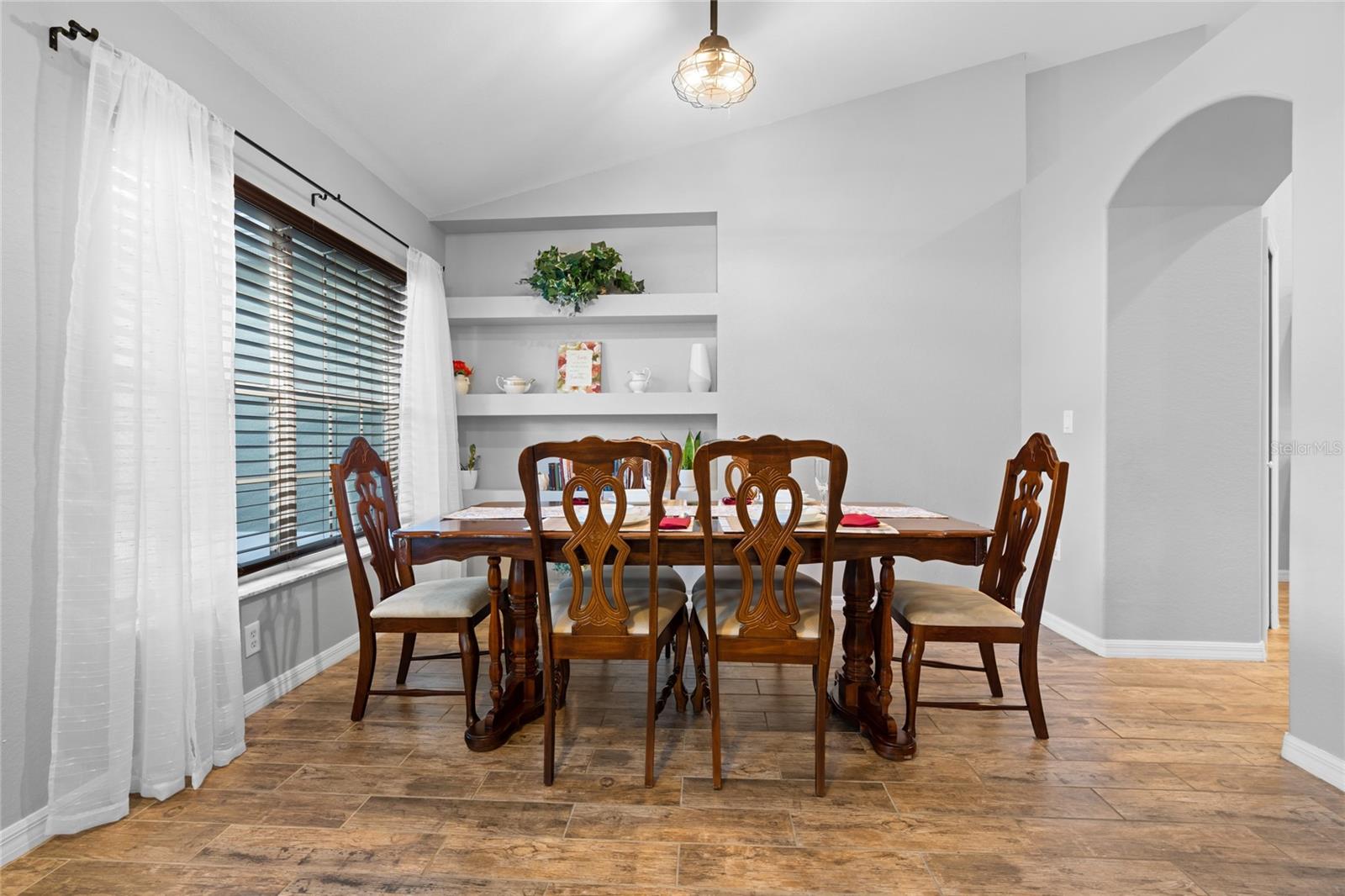 17 EUGENIA COURT NORTH