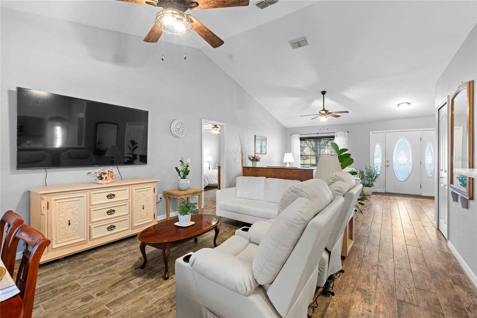 17 EUGENIA COURT NORTH