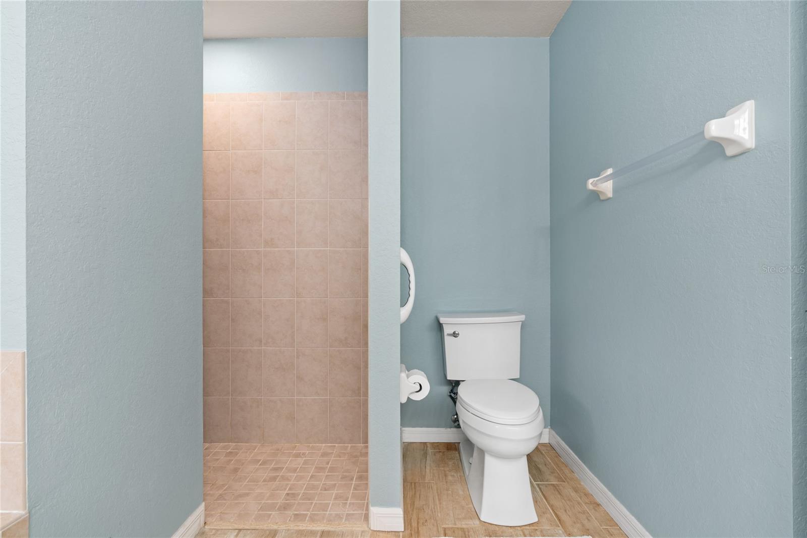 17 EUGENIA COURT NORTH