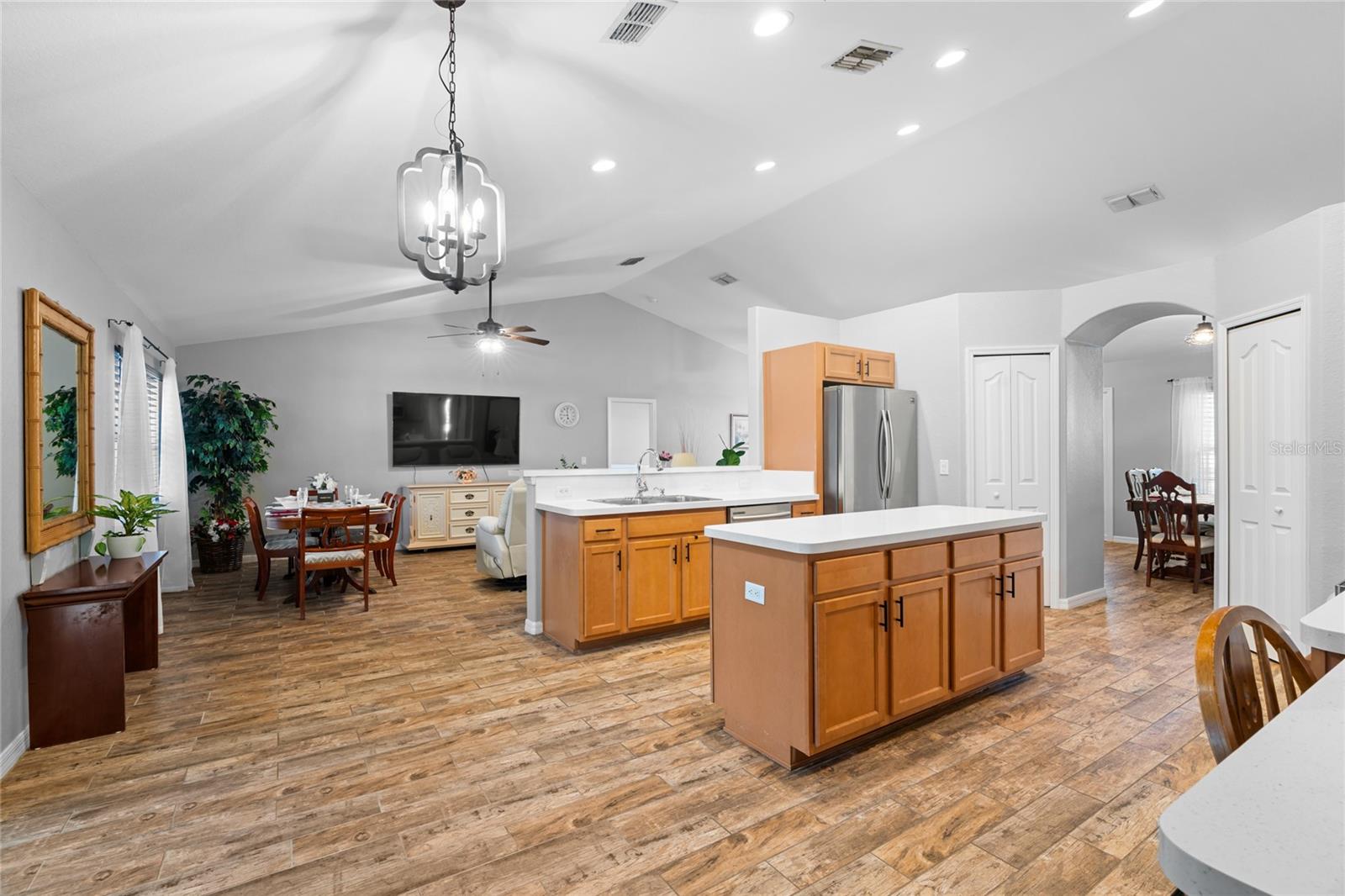 17 EUGENIA COURT NORTH